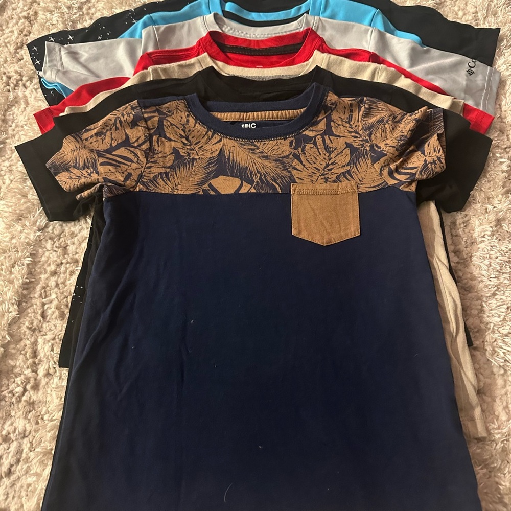 Boys Tshirts 7 pieces Size 6-8